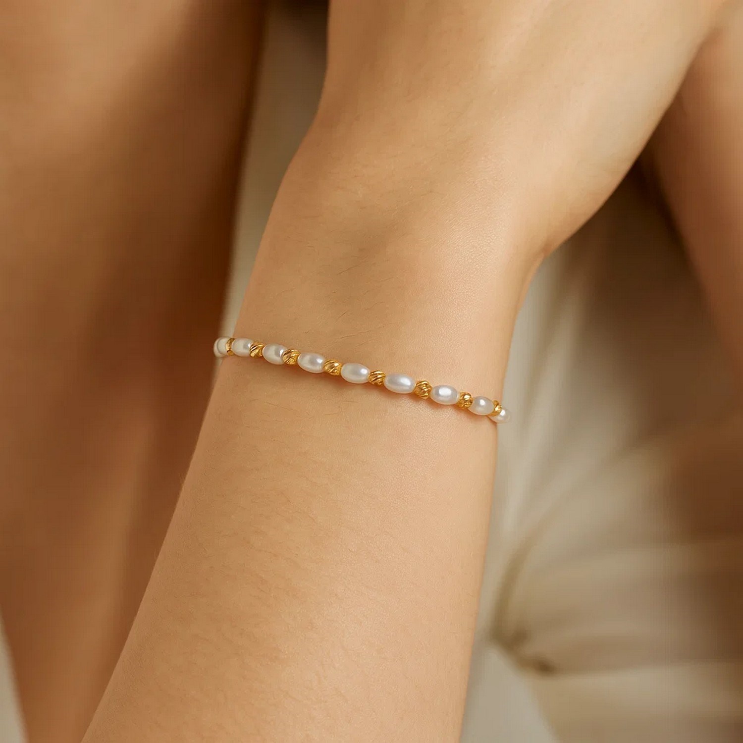 14K Yellow Gold Faceted Bead and Freshwater Pearl Bracelet (3.00 mm) - Image 4