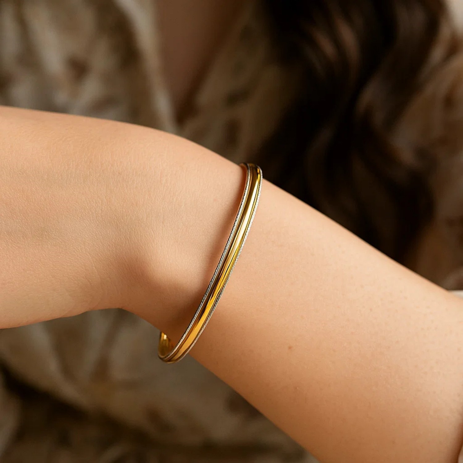 Two Tone Minimalist Bangle in 14K Yellow Gold (4.10 mm) - Image 5